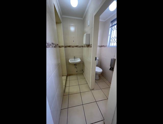330M² BUSINESS FOR SALE IN WINDERMERE